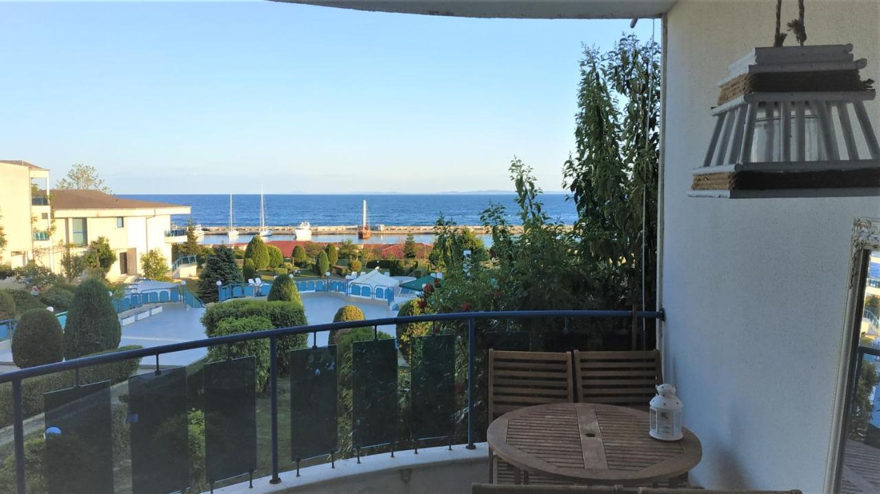 Baratero Vlas Marina Apartment Sveti Vlas Bagian luar foto
