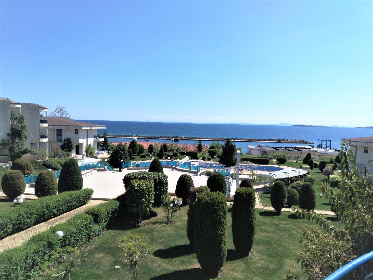 Baratero Vlas Marina Apartment Sveti Vlas Bagian luar foto