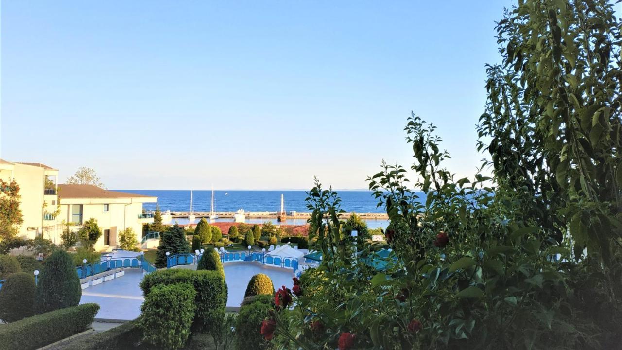 Baratero Vlas Marina Apartment Sveti Vlas Bagian luar foto