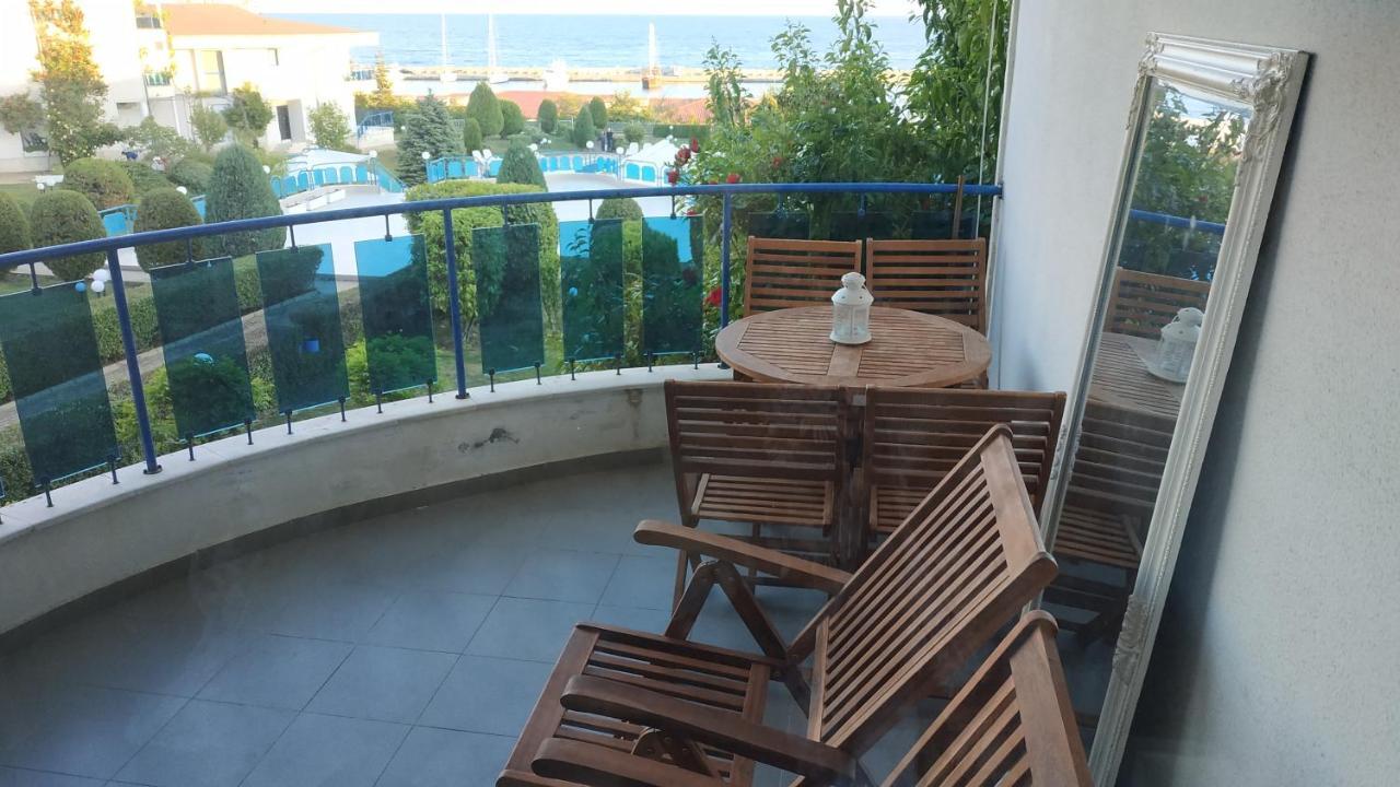 Baratero Vlas Marina Apartment Sveti Vlas Bagian luar foto