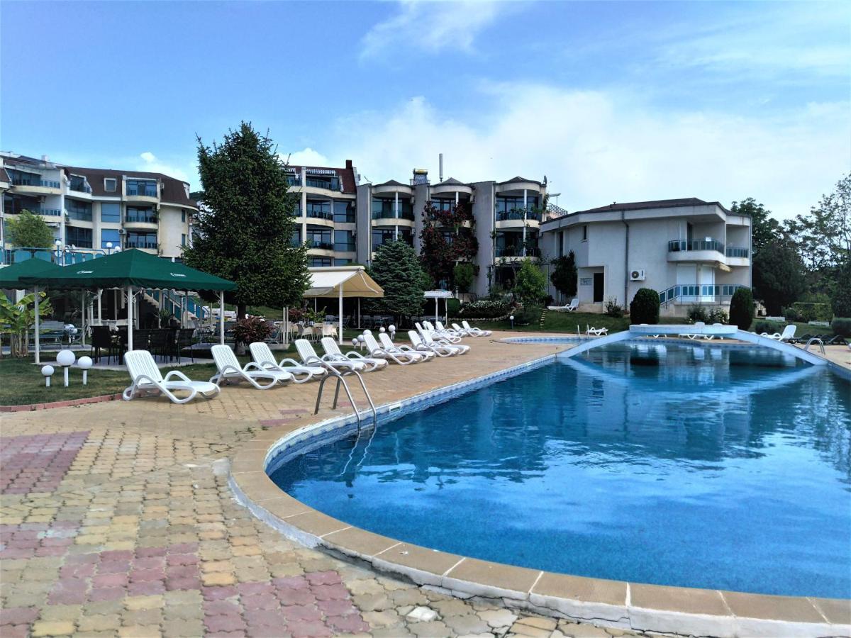 Baratero Vlas Marina Apartment Sveti Vlas Bagian luar foto