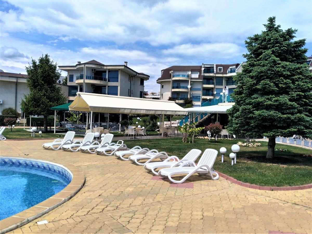 Baratero Vlas Marina Apartment Sveti Vlas Bagian luar foto