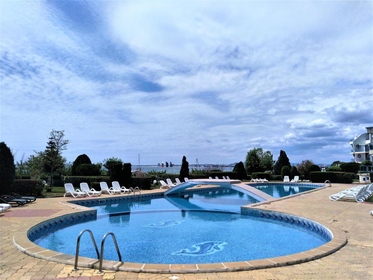 Baratero Vlas Marina Apartment Sveti Vlas Bagian luar foto