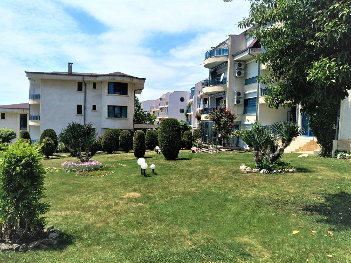 Baratero Vlas Marina Apartment Sveti Vlas Bagian luar foto