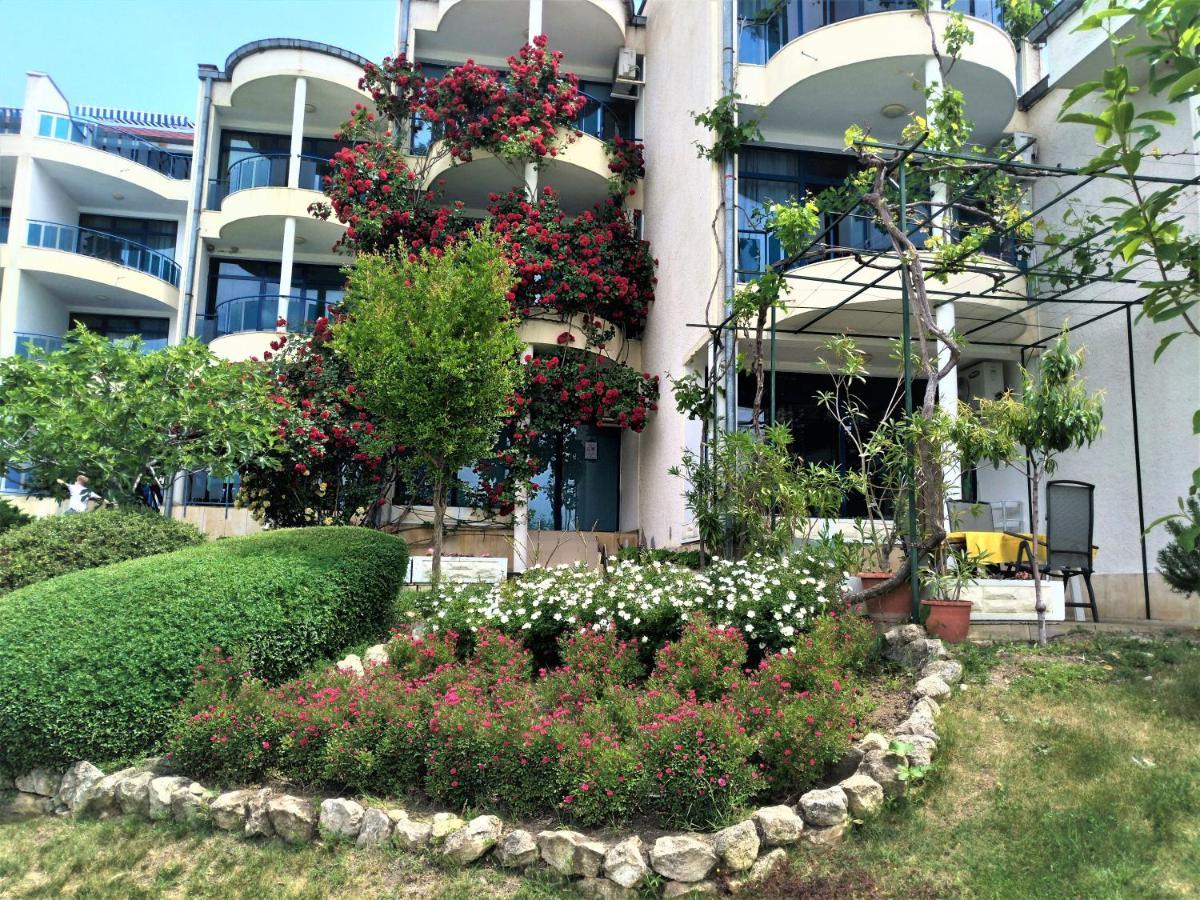 Baratero Vlas Marina Apartment Sveti Vlas Bagian luar foto