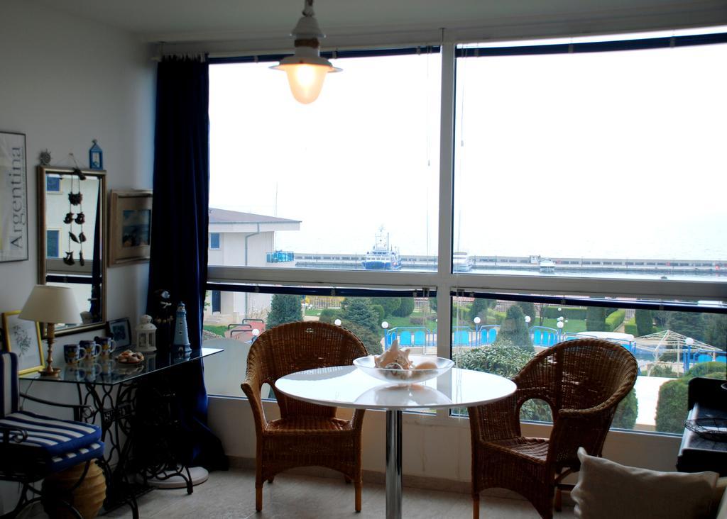 Baratero Vlas Marina Apartment Sveti Vlas Bagian luar foto