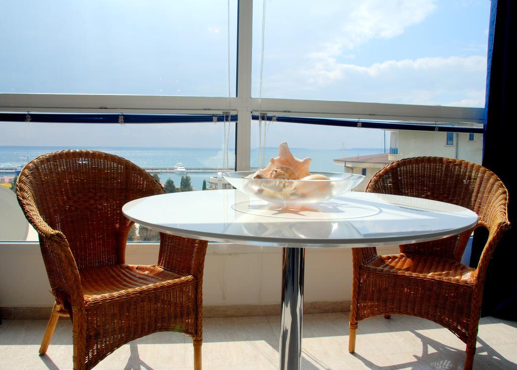 Baratero Vlas Marina Apartment Sveti Vlas Bagian luar foto