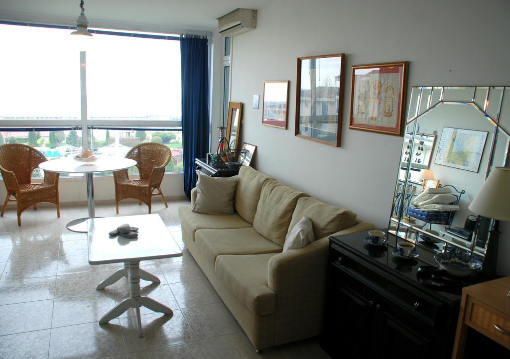 Baratero Vlas Marina Apartment Sveti Vlas Bagian luar foto