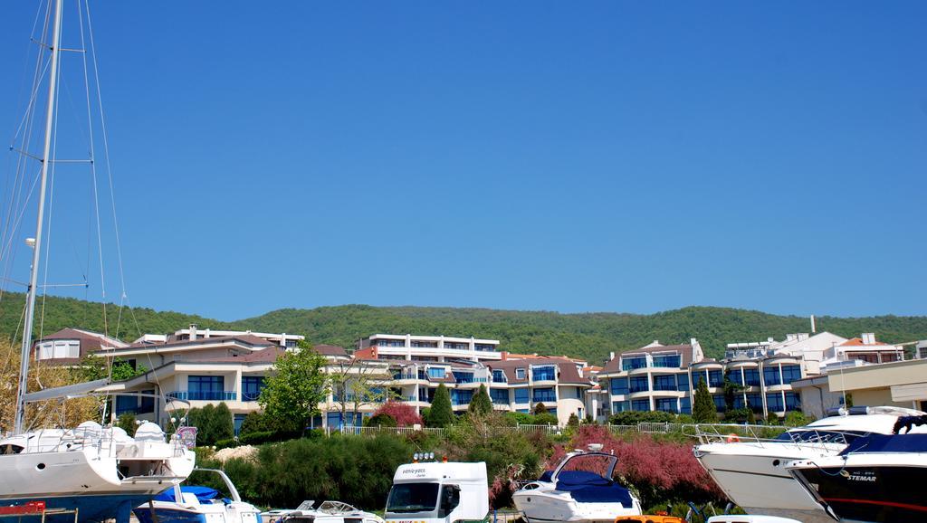 Baratero Vlas Marina Apartment Sveti Vlas Bagian luar foto