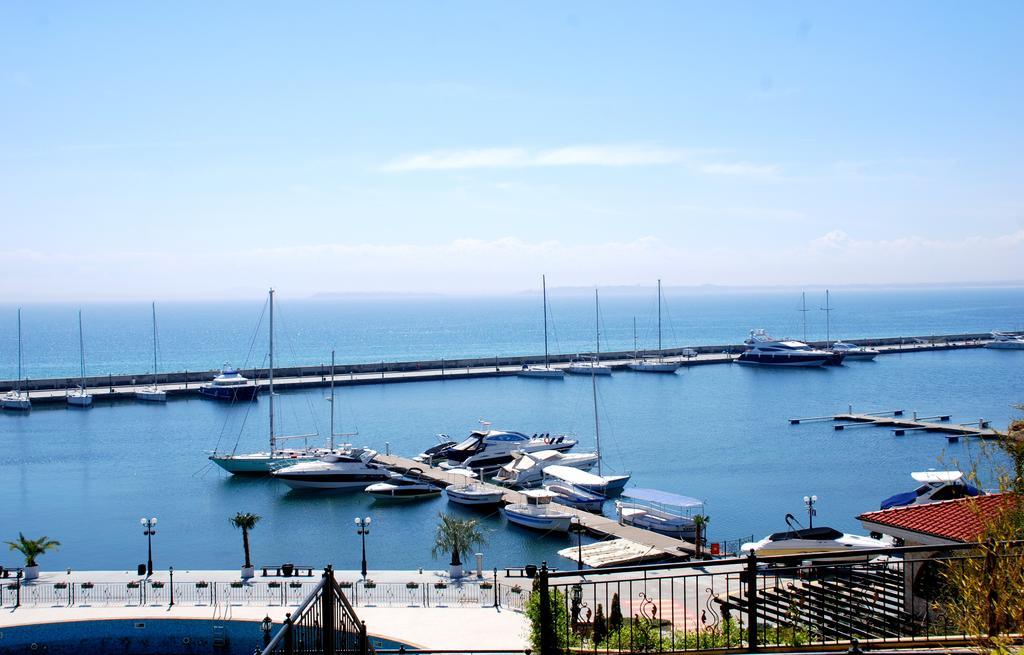 Baratero Vlas Marina Apartment Sveti Vlas Bagian luar foto