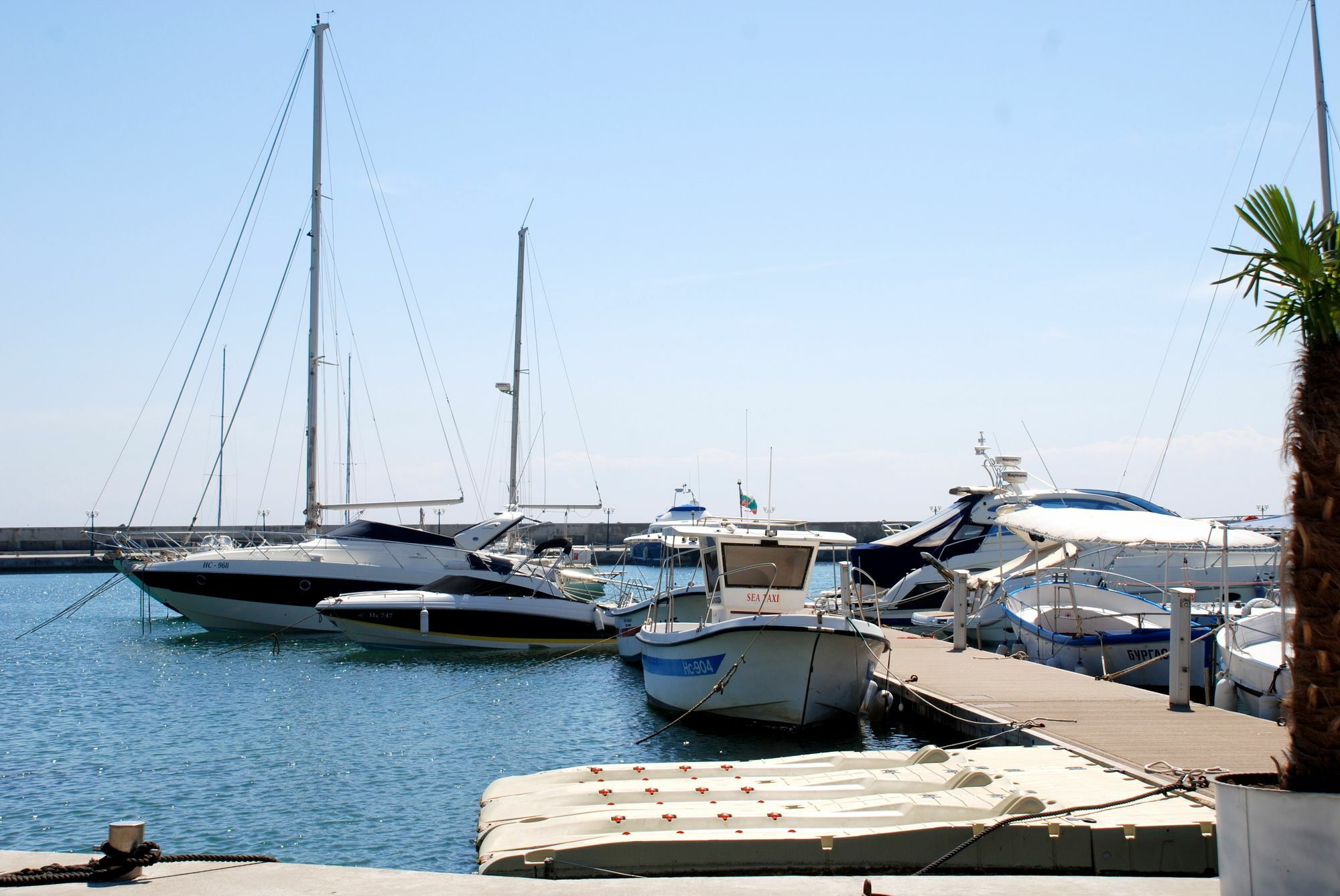 Baratero Vlas Marina Apartment Sveti Vlas Bagian luar foto
